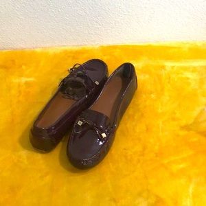 EUC. TOMMY HILFIGER “Zitah” Penny Loafer Maroon